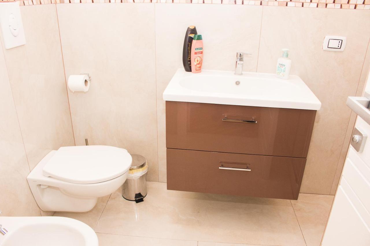 Barbaja Suites In Street Toledo 205 Nápoly Kültér fotó