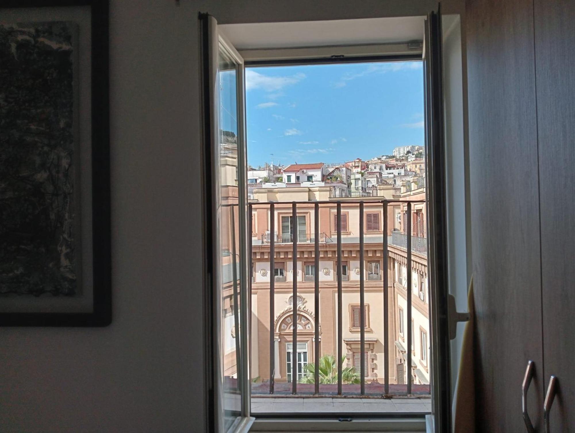 Barbaja Suites In Street Toledo 205 Nápoly Szoba fotó